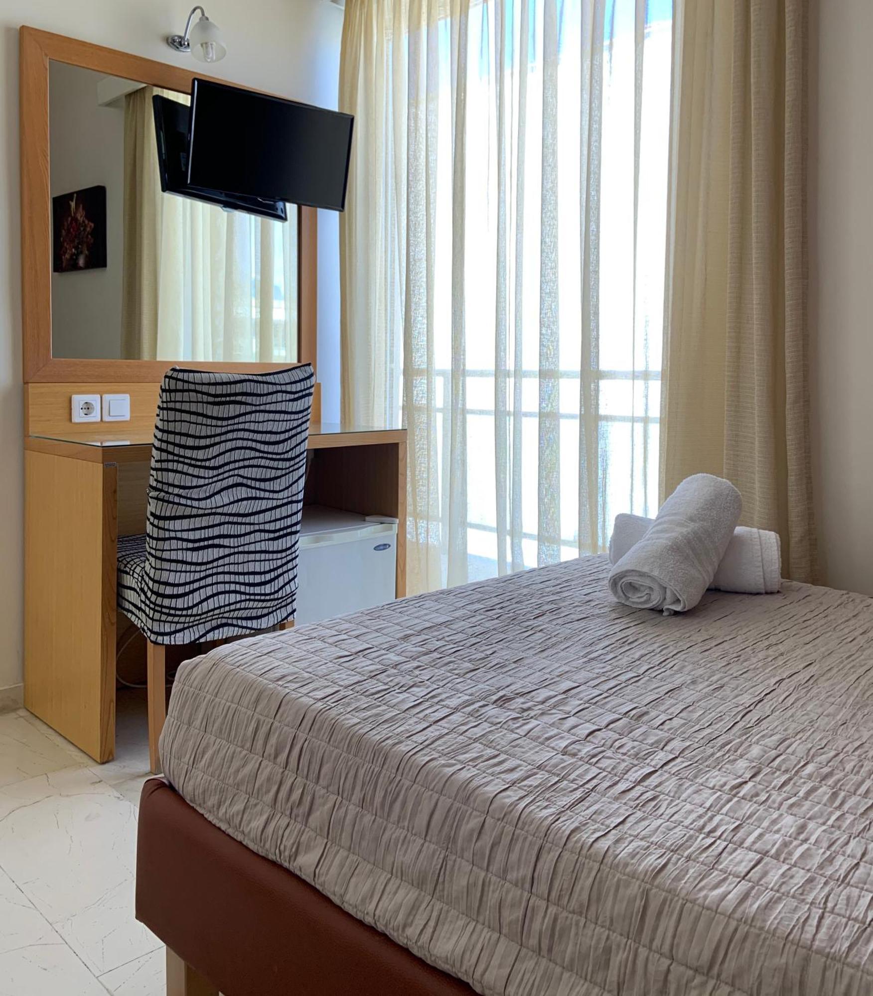 Hotel Flisvos Kalamata Pokoj fotografie
